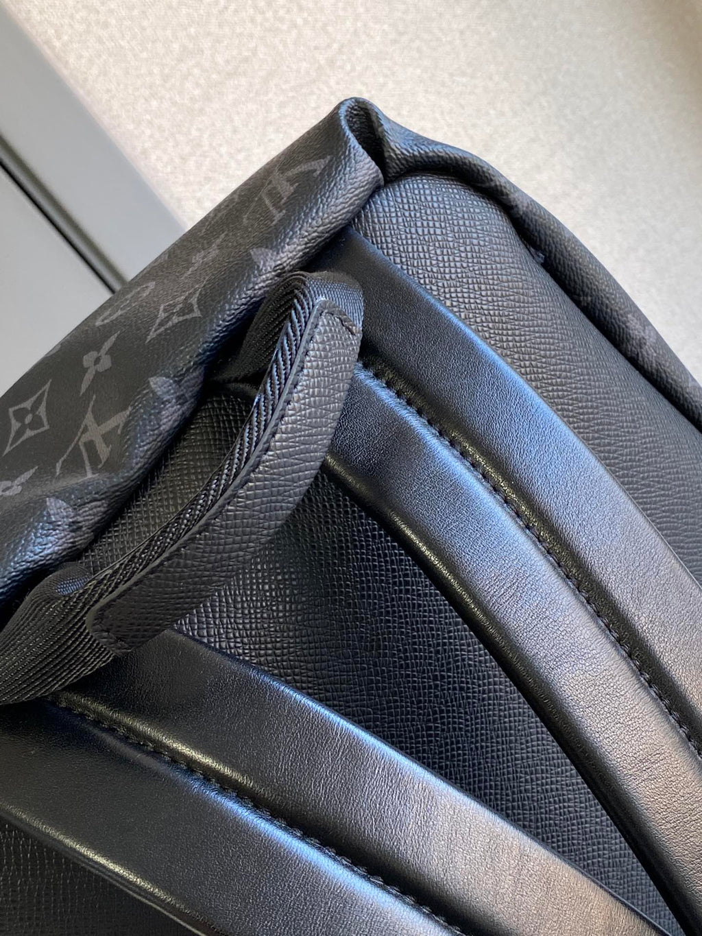 DISCOVERY BACKPACK 40 IN BLACK MONOGRAM CANVAS